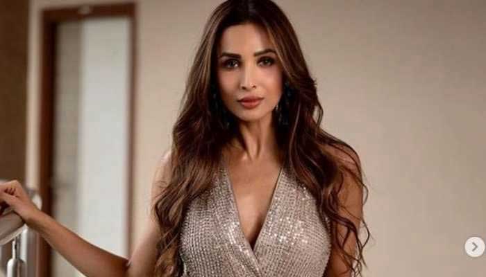 ആരാധകരെ അത്ഭുതപ്പെടുത്തിക്കൊണ്ട് Malaika Arora യുടെ ചക്രാസനം വൈറലാകുന്നു ആരാധകരെ അത്ഭുതപ്പെടുത്തിക്കൊണ്ട് Malaika Arora യുടെ ചക്രാസനം വൈറലാകുന്നു