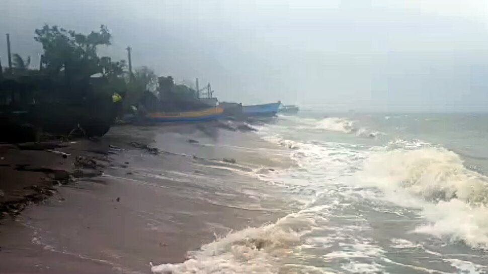 Heavy Rain In Kerala Red Alert In 5 Districts | ന്യൂനമർദം തീവ്രന്യൂനമ ...