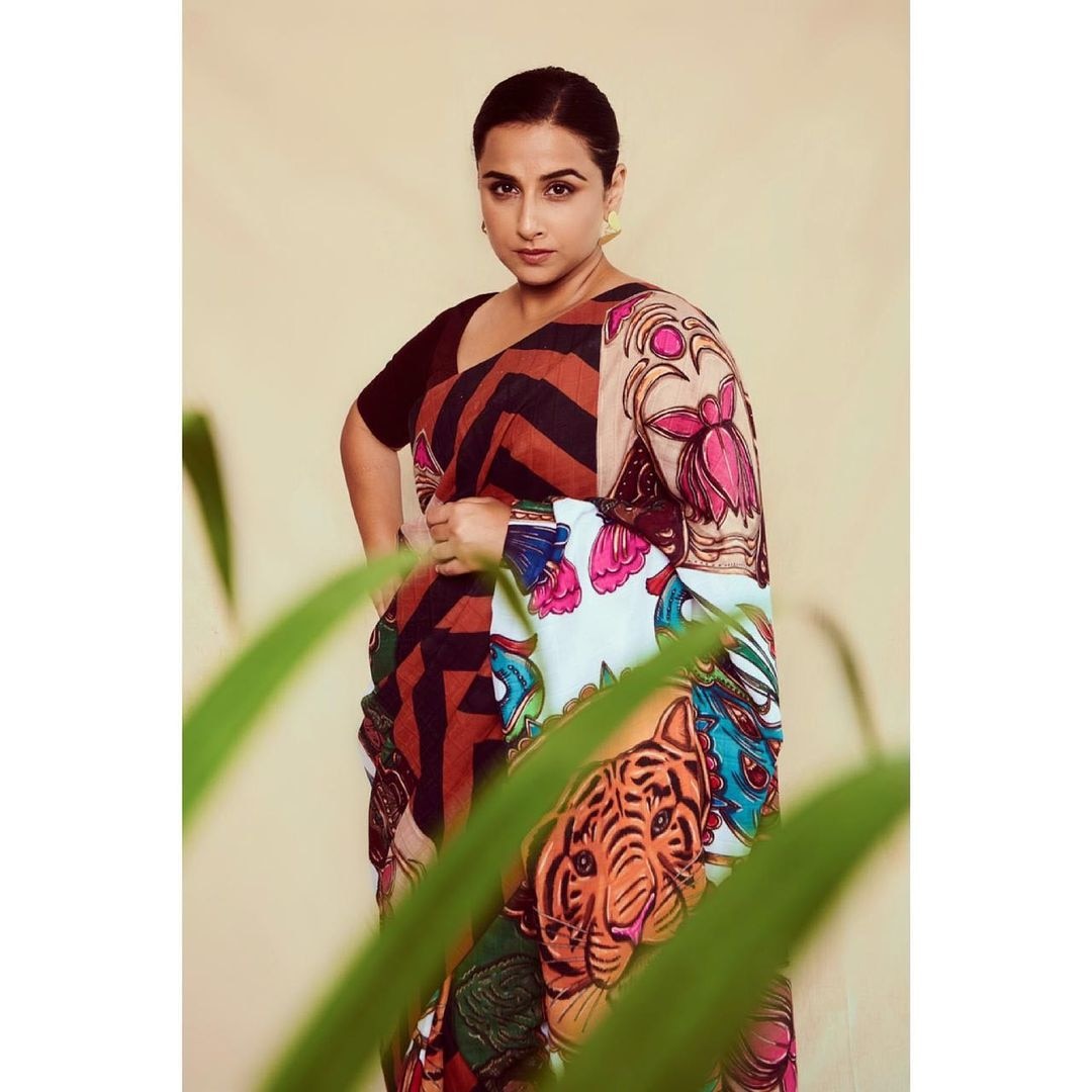 Vidya Balan in printed saree announces Sherni is here, see new pics | സാരിയിൽ Sherni യായി Vidya Balan ; ചിത്രങ്ങൾ കാണാം | Photo-gallery News in Malayalam