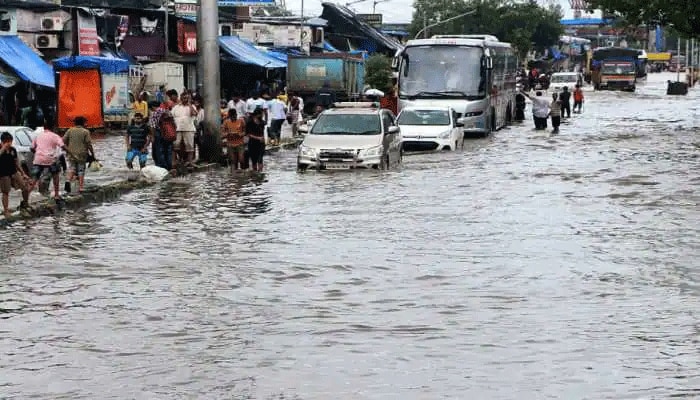 Mumbai Monsoon: Heavy rainfall in Mumbai as monsoon arrives two days ...