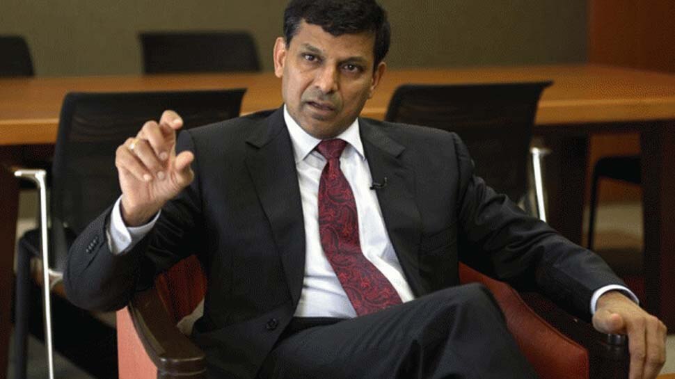 Raghuram Rajan And Esther Duflo In Tamil Nadu Economic Council Tamil Nadu Prominent Members Of The Tamil Nadu Government S Economic Advisory Council Including Raghuram Rajan And Esther Dufflow Newsdir3