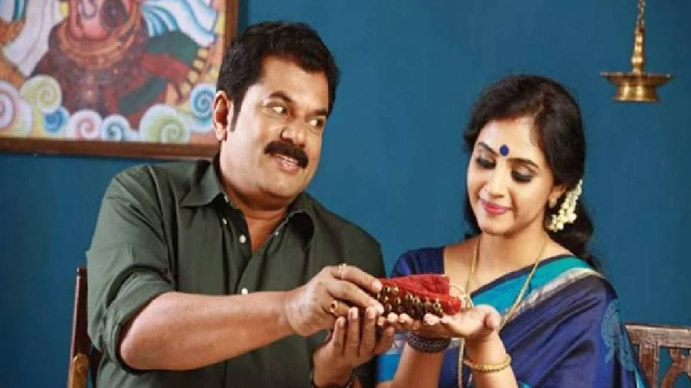 Mukesh Methil Devika Divorce : മുകേഷുമായി ബന്ധം വേർപ്പെടുത്തുന്നത് ഉറപ്പിച്ച് നർത്തകി മേതിൽ ദേവിക, മുകേഷിന് വക്കീൽ നോട്ടീസയച്ചു Mukesh Methil Devika Divorce : മുകേഷുമായി ബന്ധം വേർപ്പെടുത്തുന്നത് ഉറപ്പിച്ച് നർത്തകി മേതിൽ ദേവിക, മുകേഷിന് വക്കീൽ നോട്ടീസയച്ചു