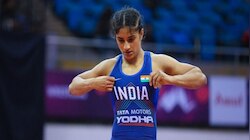 ഒളിമ്പിക്‌സിനിടെ അച്ചടക്ക ലംഘനം, വിനേഷ് ഫോ​ഗട്ടിന് സസ്പെന്‍ഷന്‍