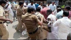 തിരുവനന്തപുരം കഴക്കൂട്ടത്ത് പോലീസും  പ്രതിഷേധക്കാരും ഏറ്റുമുട്ടി