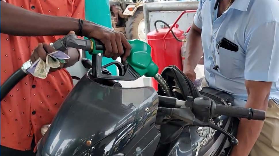 petrol-diesel-price-hike-kerala-and-tamilnadu-have-different-fuel