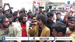 ആരാധകർക്കൊപ്പം പാടി തകർത്ത് ബ്ലെസ്ലി