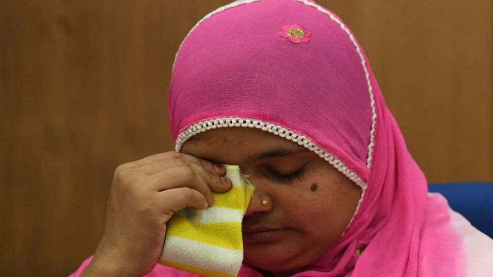 Bilkis Bano Case Supreme Court issues notice to Gujarat Govt over ...