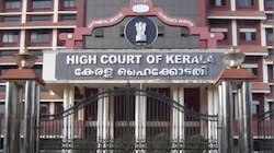 സിവിക് ചന്ദ്രൻ കേസിലെ ജഡ്ജിയുടെ ട്രാൻസ്ഫർ സ്റ്റേ ചെയ്ത് ഡിവിഷൻ ബെഞ്ച്