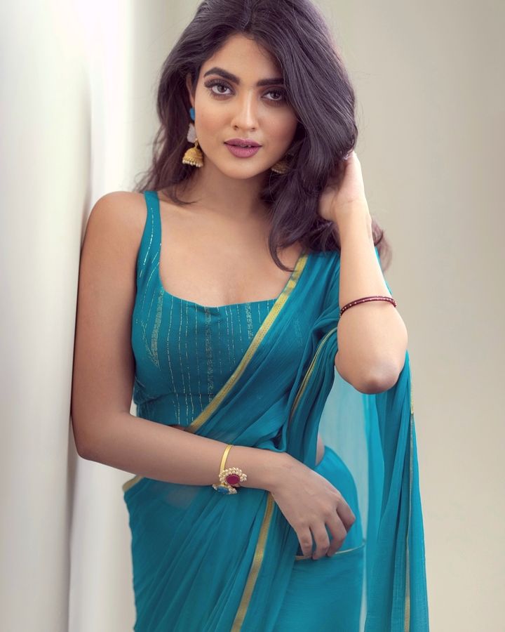 Actress Nandana Varma Stylish Look Goes Viral On Social Media L Nandana