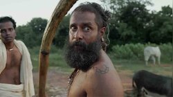 Thangalaan Movie : വേഷപകർച്ചയിലൂടെ വീണ്ടും വിസ്മയം തീർക്കാൻ വിക്രം; ഇത്തവണ പാ രഞ്ജിത്തിനൊപ്പം; തങ്കലാനിൽ പാർവതി തിരുവോത്തും