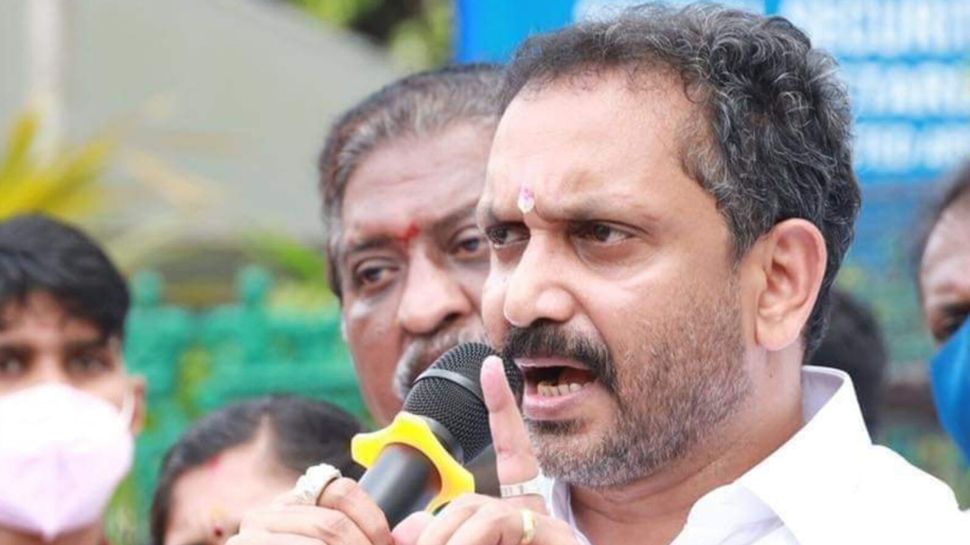ഗവർണർ നിയമമാണ് നടപ്പാക്കുന്നത്; മുഖ്യമന്ത്രിയുടേത് പൊള്ളയായ വാദം : കെ സുരേന്ദ്രന് ഗവർണർ നിയമമാണ് നടപ്പാക്കുന്നത്; മുഖ്യമന്ത്രിയുടേത് പൊള്ളയായ വാദം : കെ സുരേന്ദ്രന്