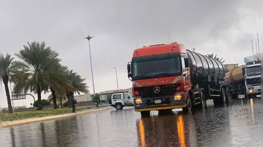 Saudi: സൗദി അറേബ്യയിൽ ബുധനാഴ്ചവരെ കനത്ത മഴയ്ക്ക് സാധ്യത 