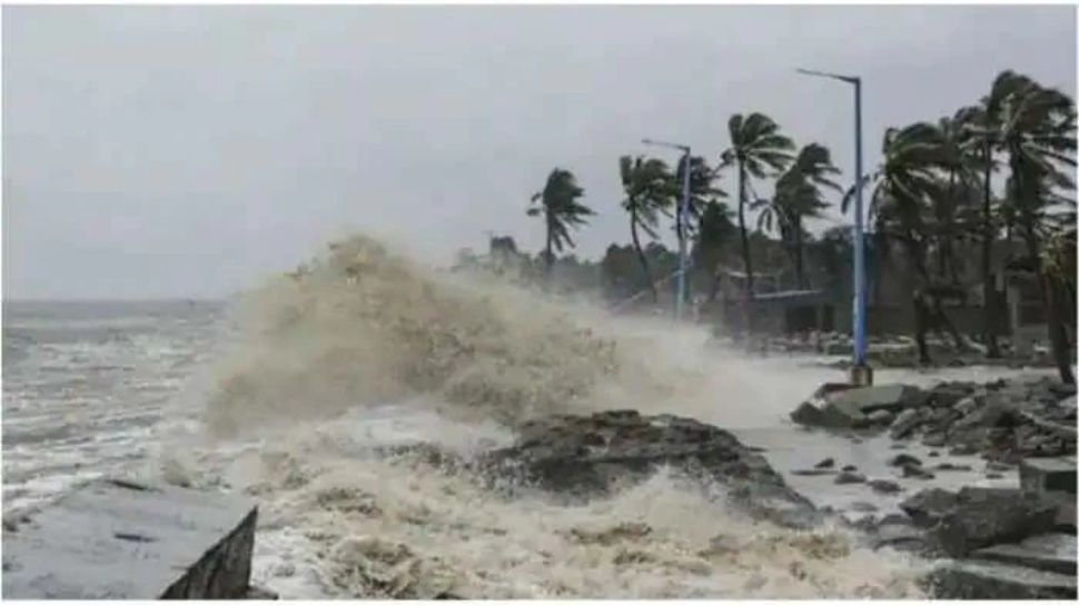 Mandus cyclone: മാന്‍ഡസ് ചുഴലിക്കാറ്റ് നാളെ പുലര്‍ച്ചയോടെ തമിഴ്നാട് തീരം തൊടും; 13 ജില്ലകളിൽ റെഡ് അലർട്ട്