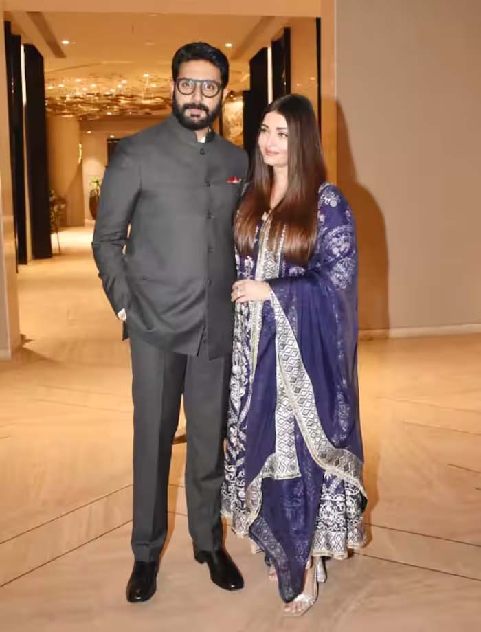 Aishwarya Rai Bachchan looks gorgeous in Blue Anarkali suit, walks hand in hand with hubby Abhishek Bachchan, Pics viral | Aishwarya Rai latest Pics: അഭിഷേക് ബച്ചനൊപ്പം ബ്ലൂ അനാർക്കലി സ്യൂട്ടിൽ ഐശ്വര്യ ...