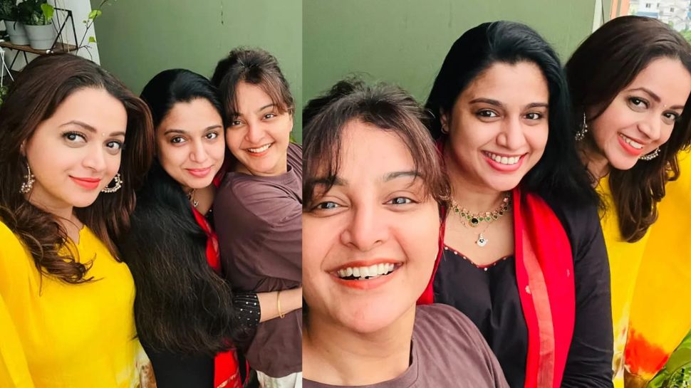 Manju Warrier: &#039;ഫ്രണ്ട്സ് ലൈക്ക് ഫാമിലി&#039;; പ്രിയപ്പെട്ട കൂട്ടുകാർക്കൊപ്പമുള്ള ചിത്രം പങ്കുവച്ച് മഞ്ജുവാര്യർ