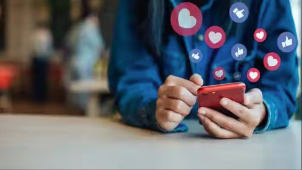 Social Media Ban: ഇനി കളി വേണ്ട, കുട്ടികളെ സാമൂഹികമാധ്യമങ്ങളില് വിലക്കി യു.എസ് Social Media Ban: ഇനി കളി വേണ്ട, കുട്ടികളെ സാമൂഹികമാധ്യമങ്ങളില് വിലക്കി യു.എസ്