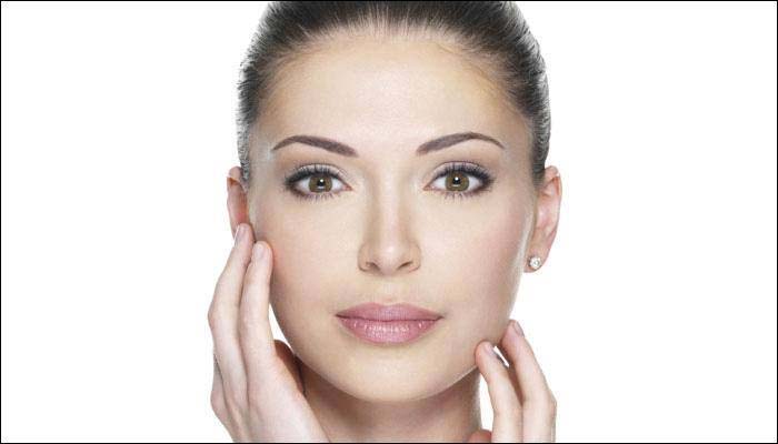 Skin Protection: അൾട്രാവയലറ്റ് കിരണങ്ങളില്നിന്നും ചര്മ്മത്തെ എങ്ങിനെ സംരക്ഷിക്കാം? Skin Protection: അൾട്രാവയലറ്റ് കിരണങ്ങളില്നിന്നും ചര്മ്മത്തെ എങ്ങിനെ സംരക്ഷിക്കാം?