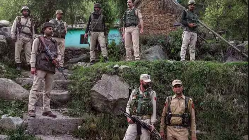 Jammu and Kashmir: പുല്‍വാമയില്‍ സ്‌ഫോടനം നടത്താനുള്ള ഭീകരരുടെ പദ്ധതി സുരക്ഷാസേന തകര്‍ത്തു