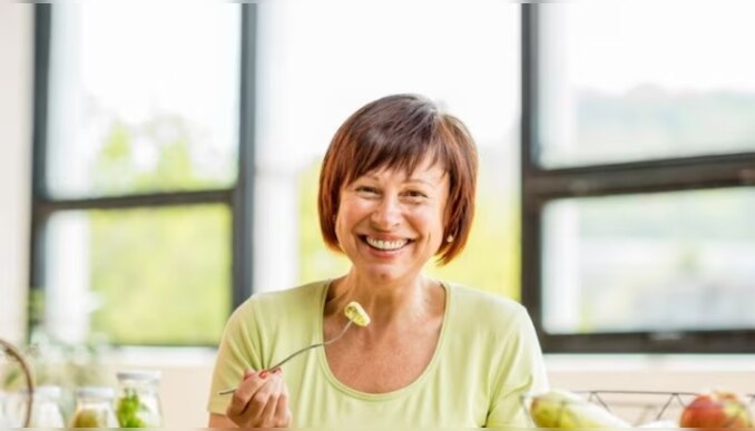 ശരീരത്തിന് പോഷകം ആവശ്യമാണ്, ഇവ നിർബന്ധമായും കഴിക്കണം; 40 കഴിഞ്ഞ അമ്മമാർ അറിയാൻ