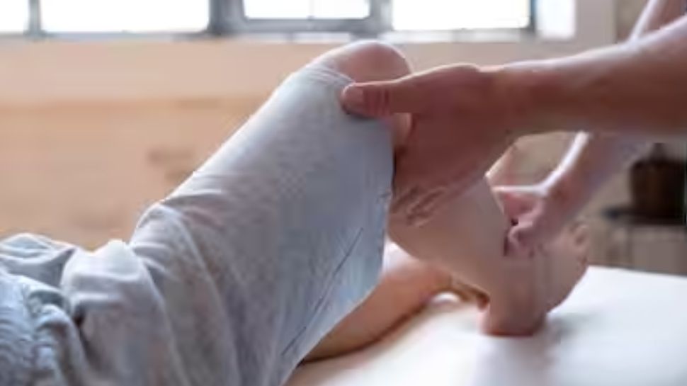 Varicose Veins: വെരിക്കോസ് വെയിൻ തടയാൻ ഭക്ഷണക്രമത്തിലും ജീവിതശൈലിയിലും മാറ്റങ്ങൾ വരുത്താം