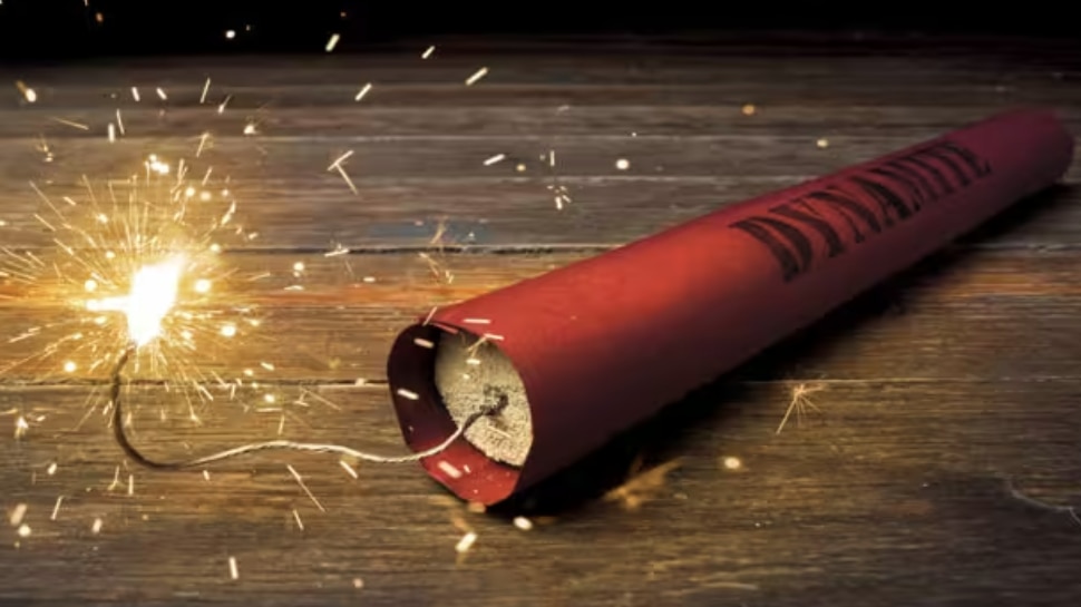 Explosives Seized From Kasargod: ലഹരി ഇടപാട് സംശയിച്ച് പരിശോധന; കാസർഗോഡ് പിടിച്ചെടുത്തത് വൻ സ്ഫോടക വസ്തുക്കളുടെ ശേഖരം Explosives Seized From Kasargod: ലഹരി ഇടപാട് സംശയിച്ച് പരിശോധന; കാസർഗോഡ് പിടിച്ചെടുത്തത് വൻ സ്ഫോടക വസ്തുക്കളുടെ ശേഖരം