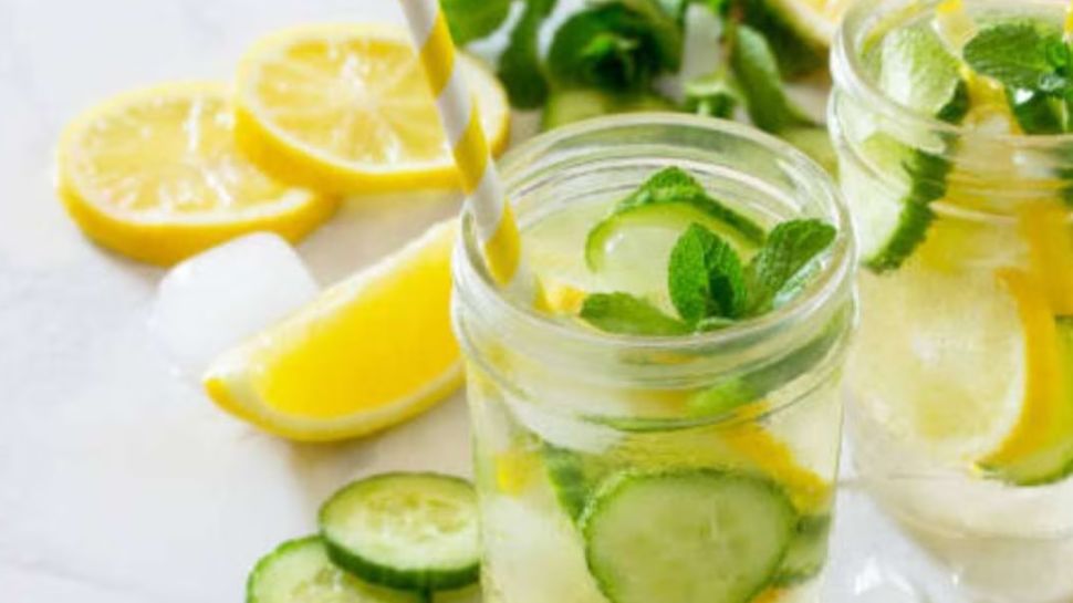 soak-these-3-ingredients-overnight-and-drink-in-morning-to-detox-your