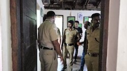 ചാവക്കാട് ഡോഗ് സ്ക്വാഡിന്റെ സഹായത്തോടെ വ്യാപകം മയക്കുമരുന്ന് വേട്ട