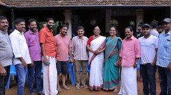 എം.മോഹനന്റെ ഒരു ജാതി ജാതകത്തിന്റെ ലൊക്കേഷൻ സന്ദർശിച്ച് ശൈലജ ടീച്ചർ