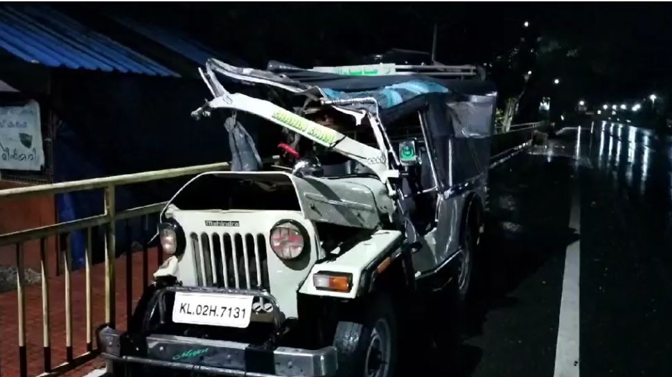 Two people died in Jeep KSRTC Swift collision ജീപ്പ് കെഎസ്ആർടിസി
