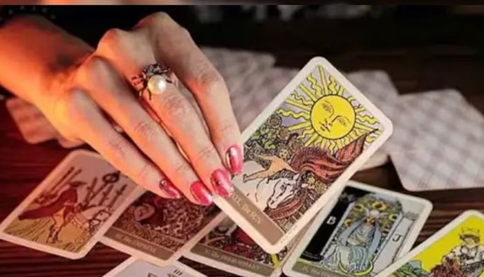 Weekly Tarot Horoscope: ഈ രാശിക്കാരുടെ ഭാഗ്യം തിളങ്ങും, ഈ ആഴ്ച കാത്തിരിയ്ക്കുന്നത് വന് നേട്ടങ്ങള് Weekly Tarot Horoscope: ഈ രാശിക്കാരുടെ ഭാഗ്യം തിളങ്ങും, ഈ ആഴ്ച കാത്തിരിയ്ക്കുന്നത് വന് നേട്ടങ്ങള്