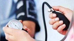 High Blood Pressure: ഉയര്‍ന്ന രക്തസമ്മര്‍ദ്ദത്തെ നിയന്ത്രിക്കാം, പതിവായി കഴിക്കാം ഈ ഭക്ഷണങ്ങള്‍ 