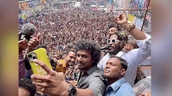 Lokesh Kanagaraj : പാലക്കാട്ടെ സ്നേഹം അതിരുകടന്നു; തിയറ്റർ സന്ദർശനത്തിനിടെ ലോകേഷിന് പരിക്ക്, സംവിധായകൻ കേരളം വിട്ടു