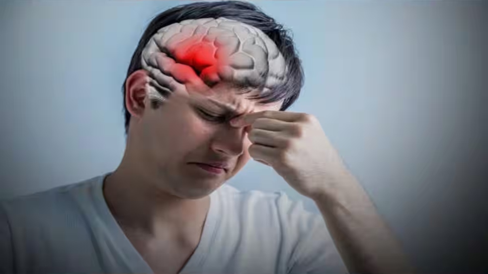 Brain stroke: ബ്രെയിൻ സ്ട്രോക്ക്; ഈ ദുശീലങ്ങൾ ഇന്ന് തന്നെ ഒഴിവാക്കാം Brain stroke: ബ്രെയിൻ സ്ട്രോക്ക്; ഈ ദുശീലങ്ങൾ ഇന്ന് തന്നെ ഒഴിവാക്കാം