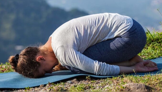 Stress Relief: ഓഫീസ് ടെന്‍ഷന്‍ നിങ്ങളെ അലട്ടുന്നുവോ? മനസിനെ ശാന്തമാക്കാന്‍ ഈ 2 യോഗാസനങ്ങള്‍ ശീലിക്കാം   