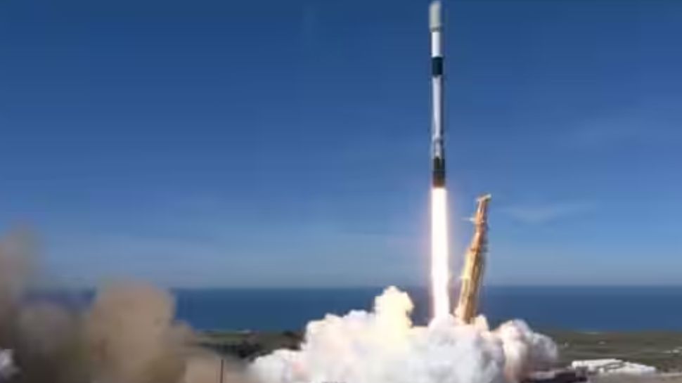 Aman1 Launched: ഒമാന്റെ പ്രഥമ ഉപഗ്രഹം അമാന്-1 വിജയകരമായി വിക്ഷേപിച്ചു Aman1 Launched: ഒമാന്റെ പ്രഥമ ഉപഗ്രഹം അമാന്-1 വിജയകരമായി വിക്ഷേപിച്ചു