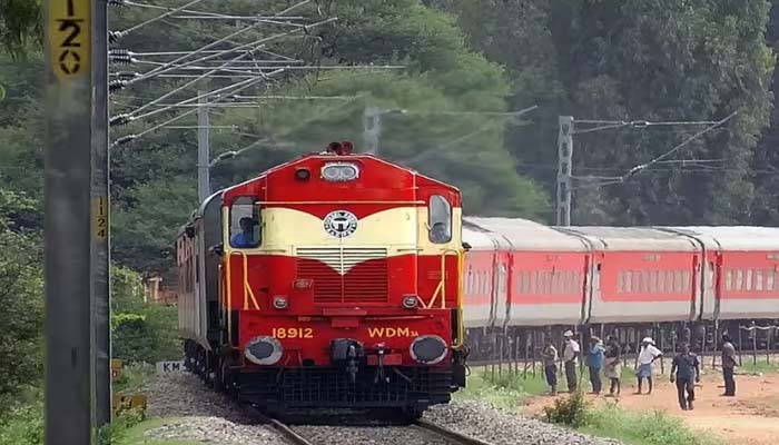 IRCTC Update: ഡിസംബർ 4 മുതൽ ഈ ട്രെയിനുകൾ റദ്ദാക്കി ഇന്ത്യന് റെയില്വേ IRCTC Update: ഡിസംബർ 4 മുതൽ ഈ ട്രെയിനുകൾ റദ്ദാക്കി ഇന്ത്യന് റെയില്വേ