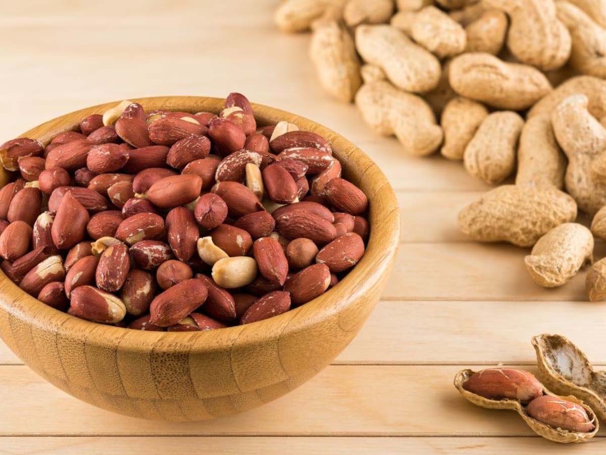 Incredible health benefits of Peanuts, Eating Dry or soaked peanuts