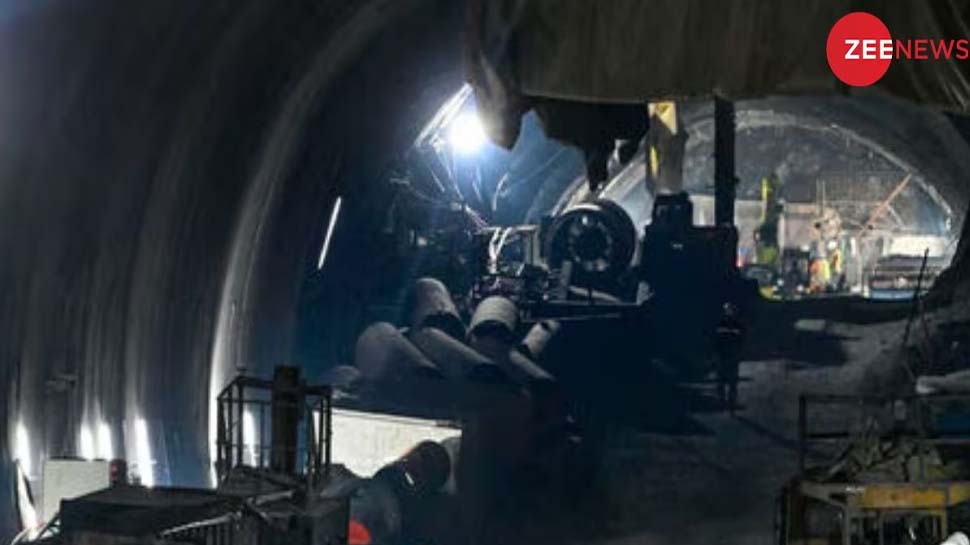 Uttarkashi Tunnel Rescue: ഉത്തരകാശി ടണലിൽ രക്ഷാപ്രവർത്തനം അന്തിമ ഘട്ടത്തില്, തൊഴിലാളികളെ പുറത്തെടുത്ത ഉടന് ആശുപത്രിയിലേക്ക് മാറ്റും Uttarkashi Tunnel Rescue: ഉത്തരകാശി ടണലിൽ രക്ഷാപ്രവർത്തനം അന്തിമ ഘട്ടത്തില്, തൊഴിലാളികളെ പുറത്തെടുത്ത ഉടന് ആശുപത്രിയിലേക്ക് മാറ്റും