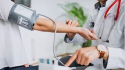 High Blood Pressure: ശൈത്യകാലത്ത് ഇക്കാര്യങ്ങൾ ശ്രദ്ധിക്കാം; ബിപി കുറയ്ക്കാം