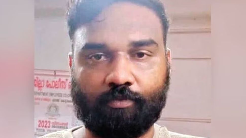 Crime News: സിഗരറ്റ് കാറിനടുത്തേക്ക് കൊണ്ടുകൊടുത്തില്ല; ഭിന്നശേഷിക്കാരന്റെ കട ഇടിച്ചു തകർത്ത പ്രതി അറസ്റ്റിൽ Crime News: സിഗരറ്റ് കാറിനടുത്തേക്ക് കൊണ്ടുകൊടുത്തില്ല; ഭിന്നശേഷിക്കാരന്റെ കട ഇടിച്ചു തകർത്ത പ്രതി അറസ്റ്റിൽ