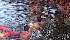 Dead Body Found: കോട്ടയത്ത് ക്വാറിയിലെ വെള്ളത്തിൽ കാർ, ഉള്ളിൽ യുവാവിന്റെ മൃതദേഹം; പോലീസ് അന്വേഷണം ആരംഭിച്ചു
