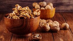 Diabetes Control: പ്രമേഹ നിയന്ത്രണം മുതൽ ഹൃദയാരോ​ഗ്യം സംരക്ഷിക്കുന്നത് വരെ.... നിരവധിയാണ് വാൾനട്ടിന്റെ ​ഗുണങ്ങൾ