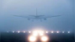 DGCA: CAT III പരിശീലനം ലഭിച്ച പൈലറ്റുമാര്‍ എവിടെ? എയർ ഇന്ത്യയ്ക്കും സ്‌പൈസ് ജെറ്റിനും ഡിജിസിഎ നോട്ടീസ് 