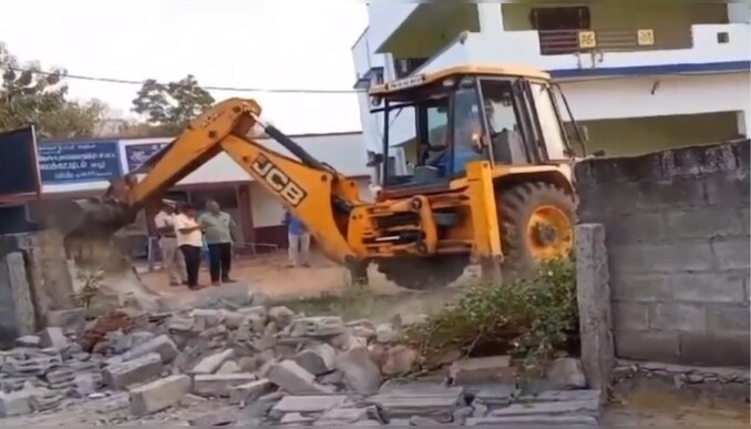 Cast Wall Tamilnadu: തമിഴ്നാട്ടിൽ ദളിതരുടെ വഴി തടഞ്ഞ 'അയിത്ത മതിൽ' പൊളിച്ചു നീക്കി