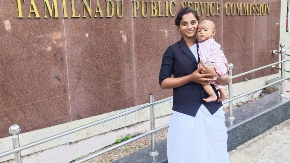 പ്രസവം കഴിഞ്ഞ് രണ്ടാം ദിനം പരീക്ഷ; ഗോത്ര വിഭാഗത്തിലെ ആദ്യ വനിതാ ജഡ്ജിയായി ശ്രീപതി പ്രസവം കഴിഞ്ഞ് രണ്ടാം ദിനം പരീക്ഷ; ഗോത്ര വിഭാഗത്തിലെ ആദ്യ വനിതാ ജഡ്ജിയായി ശ്രീപതി
