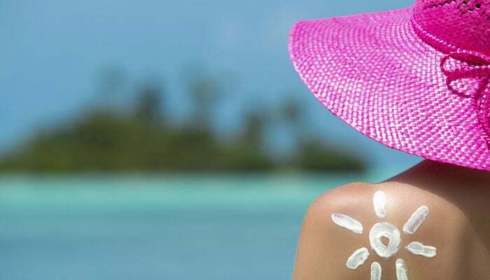 UV Rays Protection: അൾട്രാവയലറ്റ് കിരണങ്ങള് ചര്മ്മത്തിന് ദോഷം, ഇക്കാര്യങ്ങള് ശ്രദ്ധിക്കാം UV Rays Protection: അൾട്രാവയലറ്റ് കിരണങ്ങള് ചര്മ്മത്തിന് ദോഷം, ഇക്കാര്യങ്ങള് ശ്രദ്ധിക്കാം