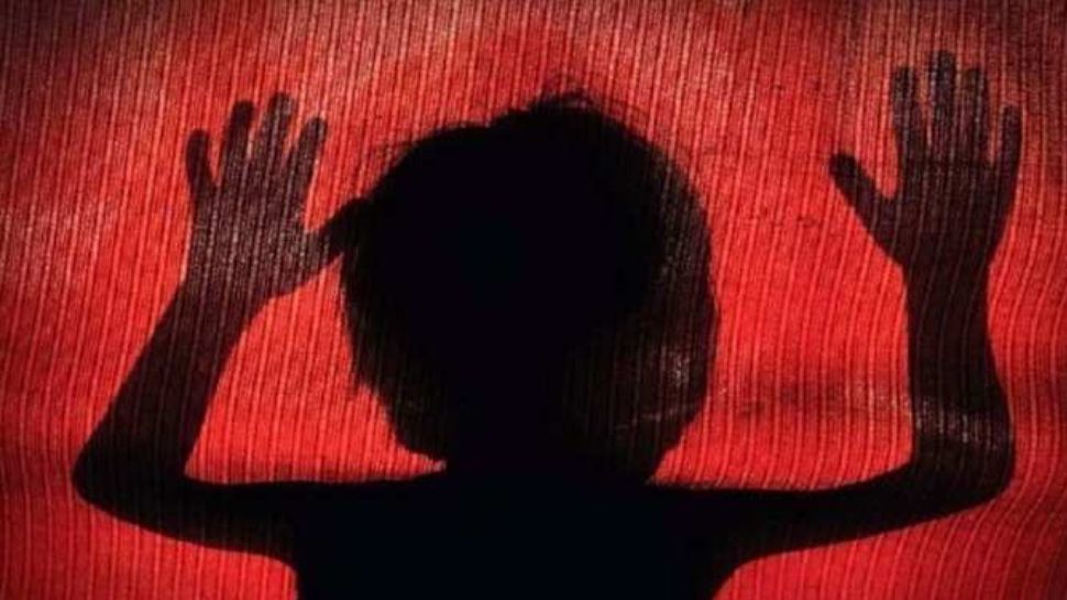 Crime News: അമ്മ കുഴിച്ചു മൂടിയ മൂന്നു ദിവസം പ്രായമുള്ള കുഞ്ഞിന്റെ മൃതദേഹം പുറത്തെടുത്തു Crime News: അമ്മ കുഴിച്ചു മൂടിയ മൂന്നു ദിവസം പ്രായമുള്ള കുഞ്ഞിന്റെ മൃതദേഹം പുറത്തെടുത്തു