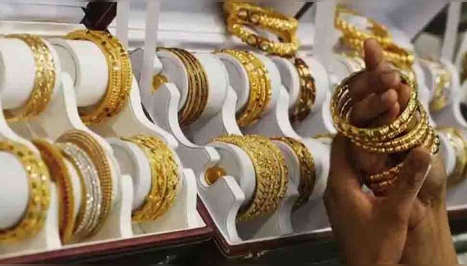 Gold Rate Today : പൊള്ളുന്ന വിലയിൽ തുടർന്ന് സ്വർണവില; ഇന്നത്തെ നിരക്ക് ഇങ്ങനെ