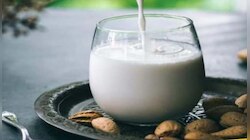 Milk: പാലില്‍ ഇവ ചേര്‍ത്ത് രാവിലെ കുടിച്ചു നോക്കൂ, ശരീരത്തിന് ലഭിക്കും ഇരട്ടി ശക്തി 