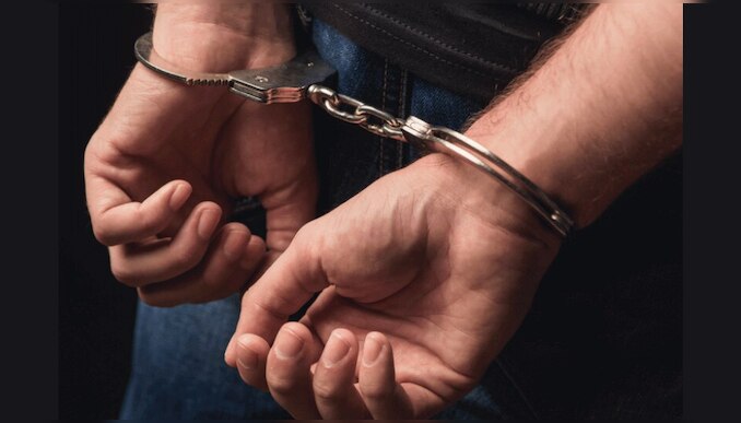 Robbery Case: ശിവരാത്രി ആഘോഷത്തിനിടെ ആലുവ മണപ്പുറത്ത് നിന്ന് സ്മാര്‍ട്‌ഫോണുകള്‍ മോഷ്ടിച്ചു; മൂവര്‍സംഘം പിടിയില്‍